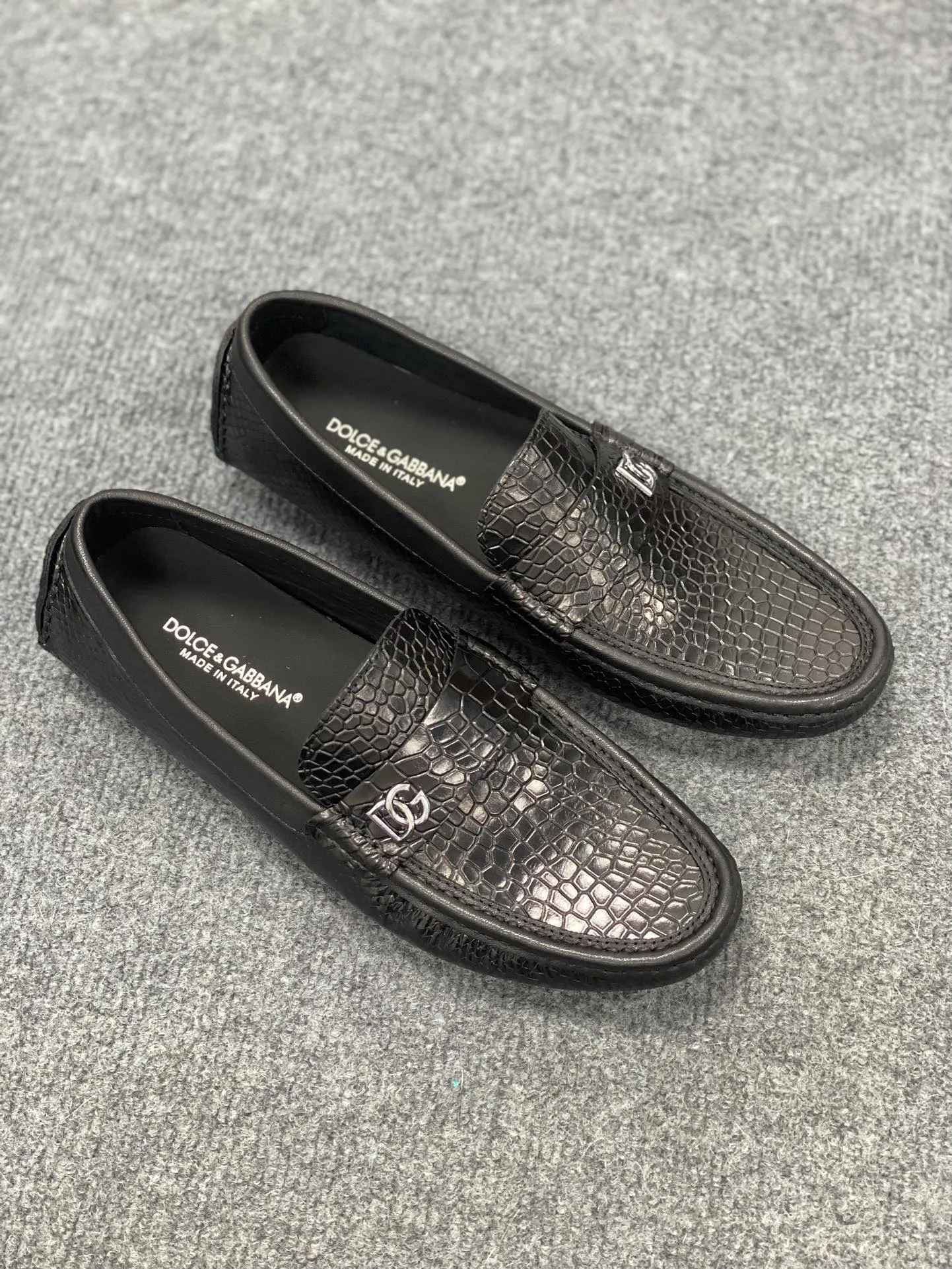 Men's Men's Shoes Men's Men's Shoes 💰700 new style "DG Duban Spring New Casual Driving Shoes" latest hot style, top brand luxury ~ purchasing agency, top quality ~.  The upper is made of imported original cowhide with fine workmanship. The original stylish and stylish soft rubber wear-resistant and non-slip outsole is light and comfortable on the feet. The real thing looks better in real life, 38-45